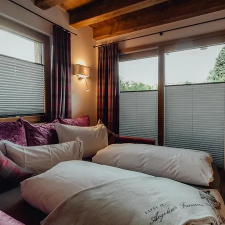 Chalet Chalet Olivia Seefeld in Tirol